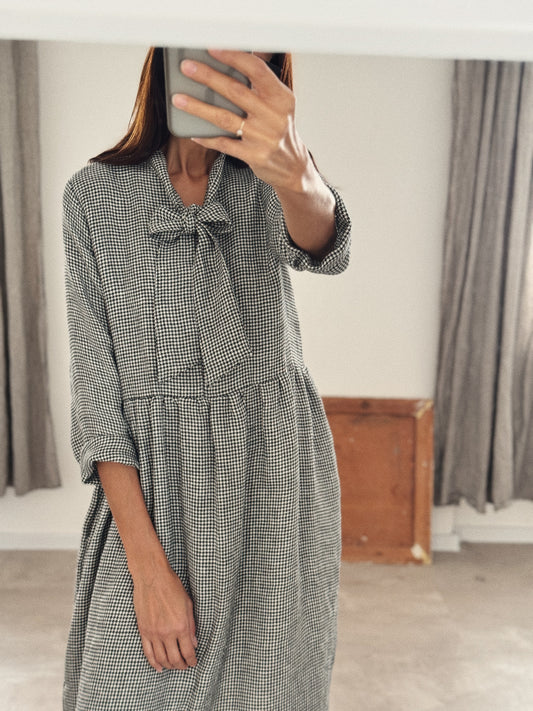 Women's dress Carol