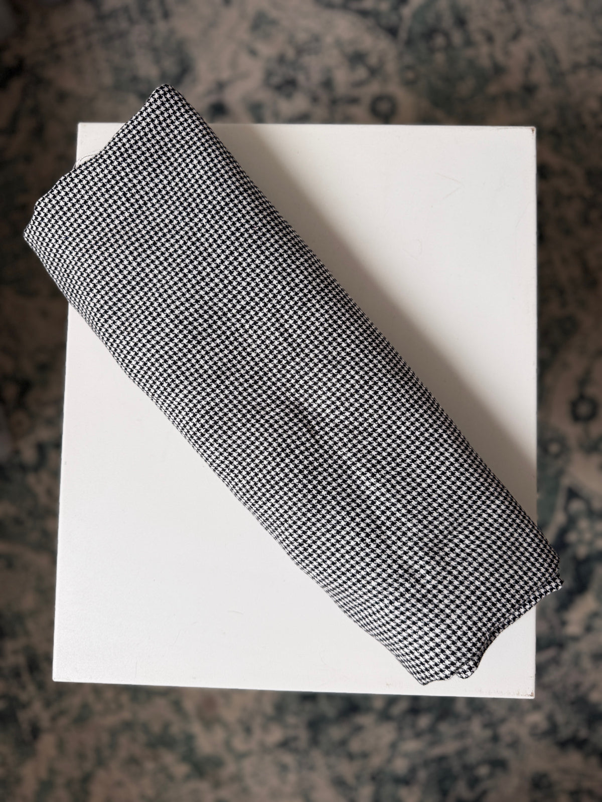 100% Natural Linen Fabric – Factory Remnant / Craft Piece - GOOSE FEET, 120 x 140 cm