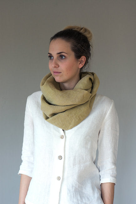 LINEN CIRCLE SCARF